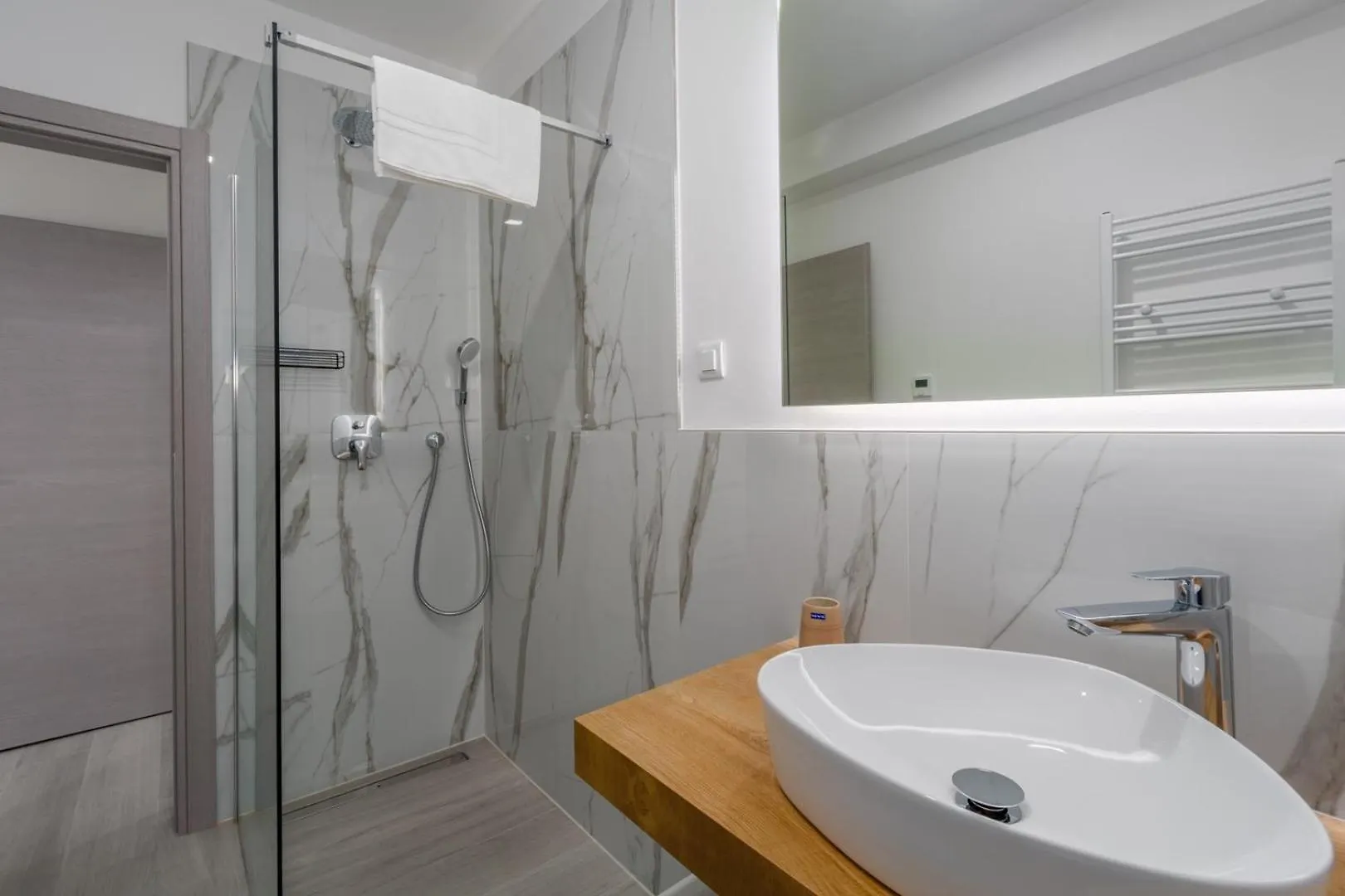 Villa Matic I Apartment With Balcony And Shared Pool Funtana Croatia