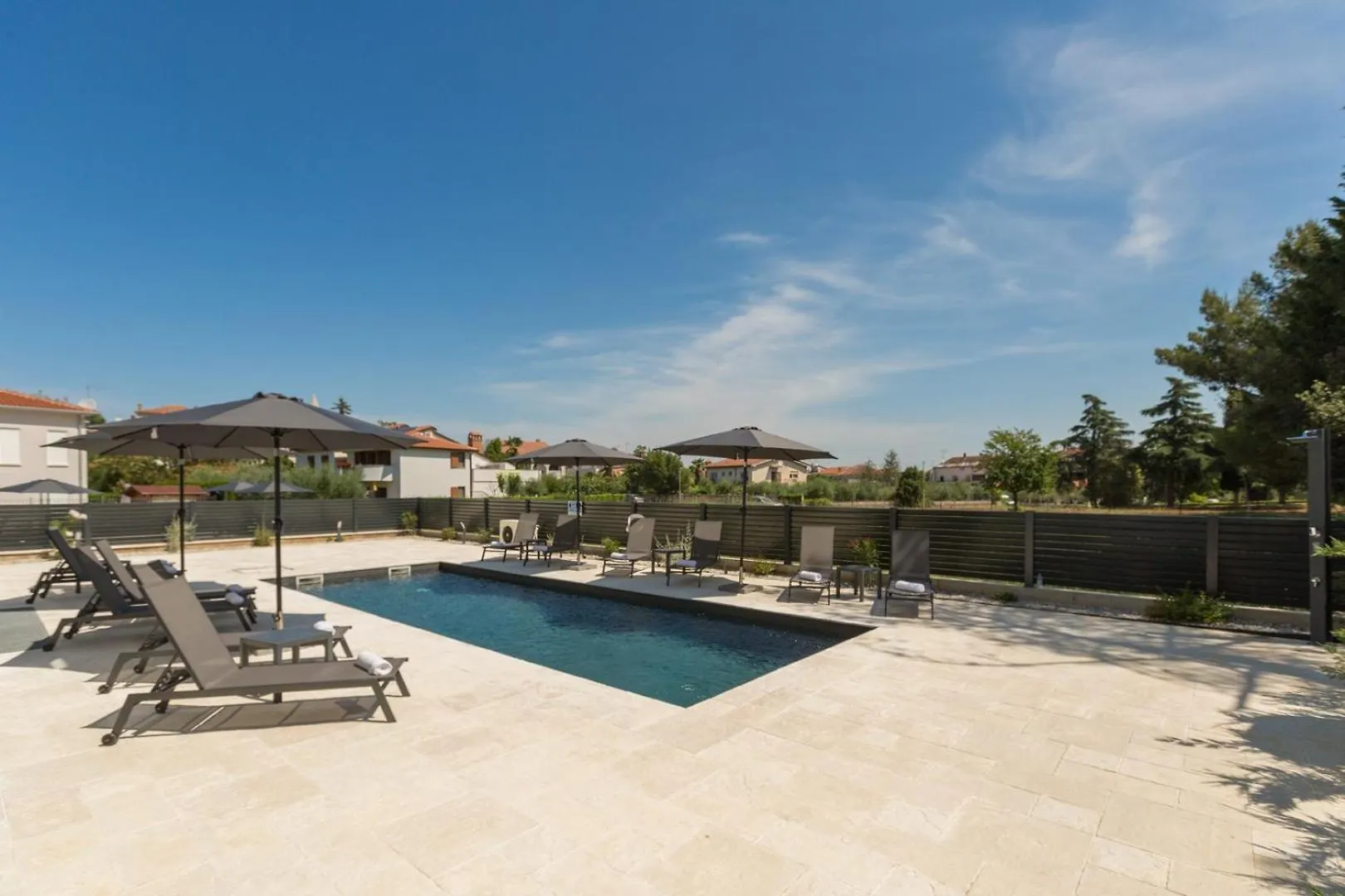 Villa Matic I Apartment With Balcony And Shared Pool Funtana