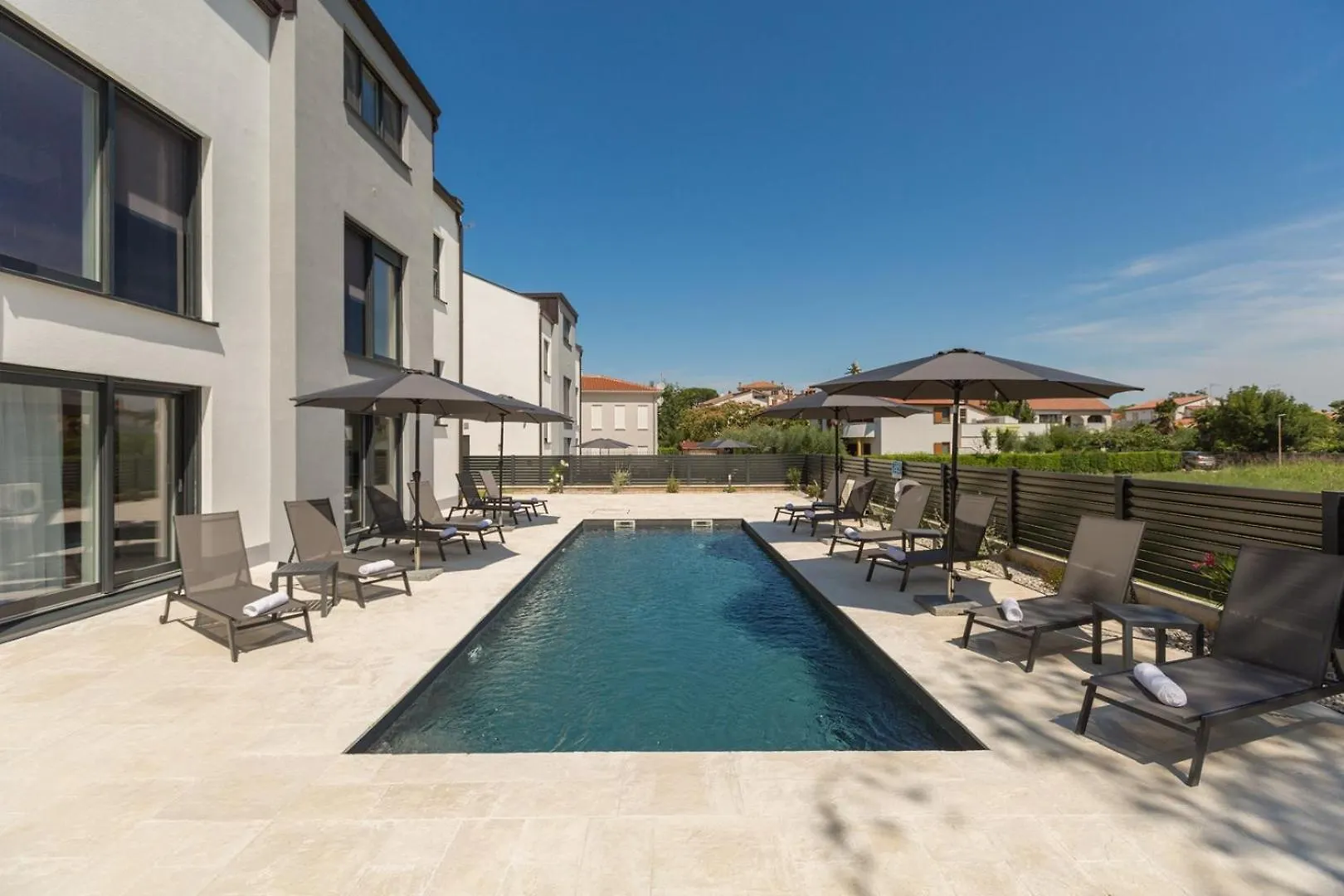 Villa Matic I Apartment With Balcony And Shared Pool Funtana