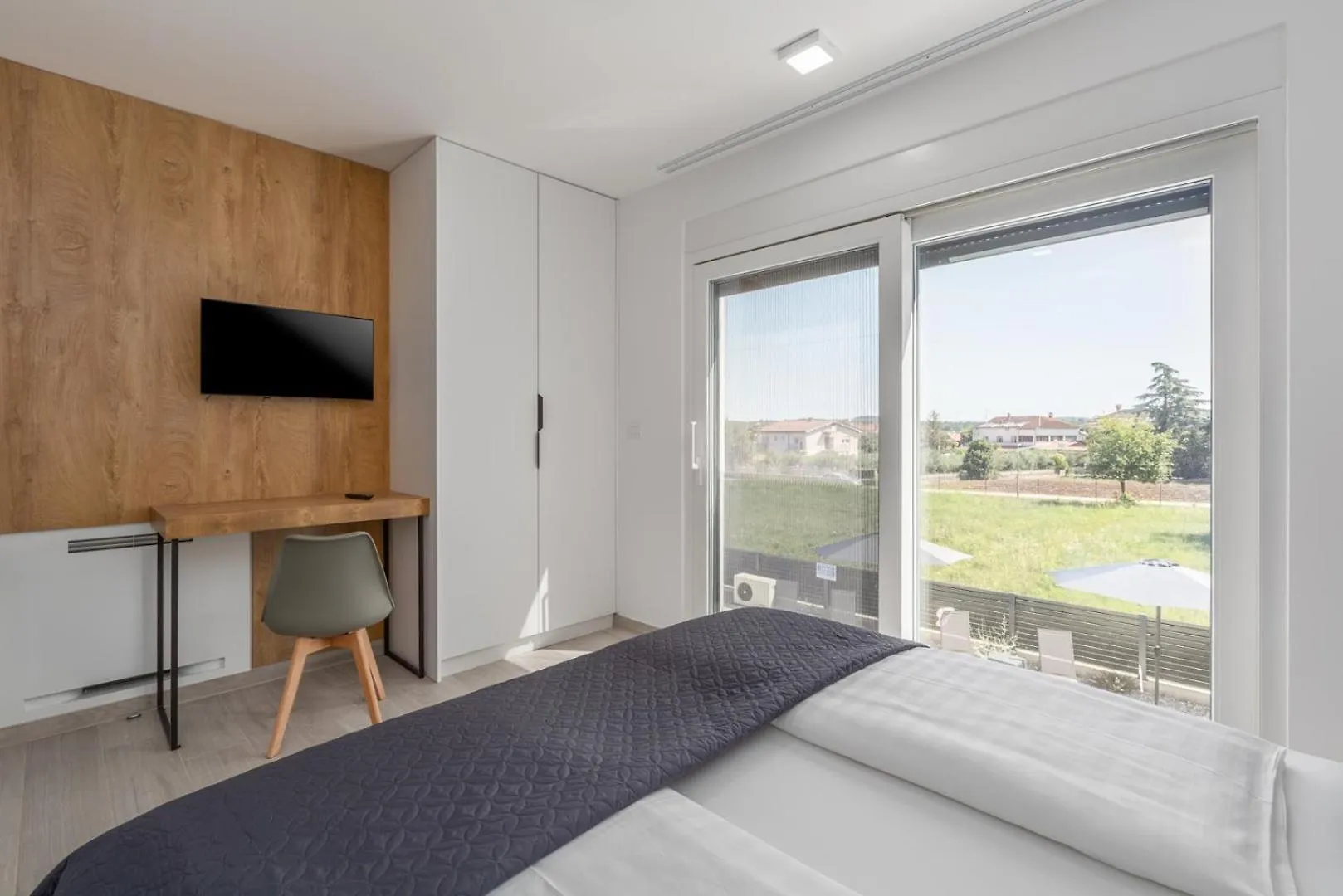 Villa Matic I Apartment With Balcony And Shared Pool Funtana