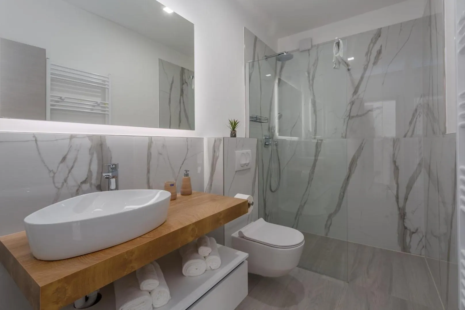 Villa Matic I Apartment With Balcony And Shared Pool Funtana Croatia