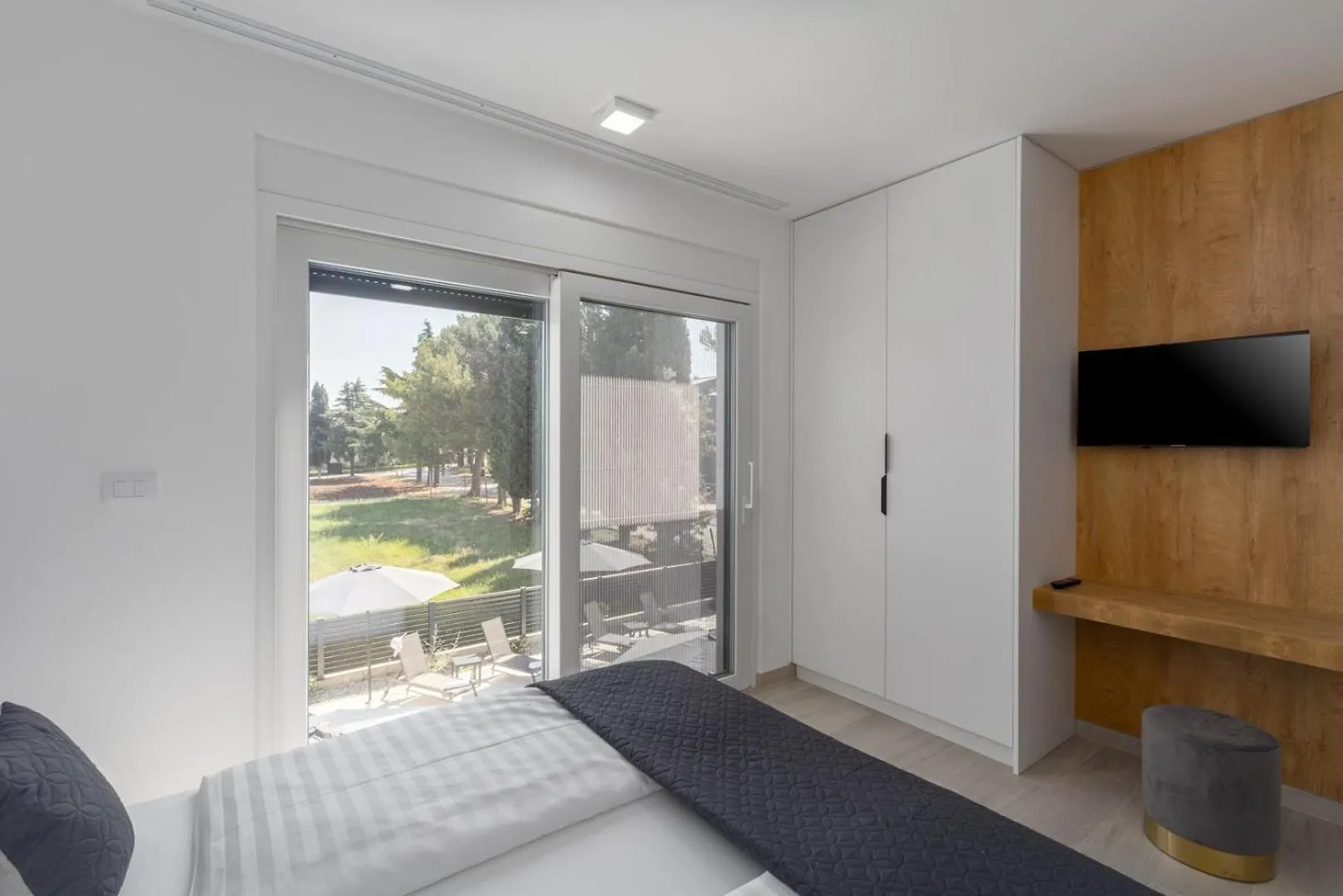 Villa Matic I Apartment With Balcony And Shared Pool Funtana Croazia