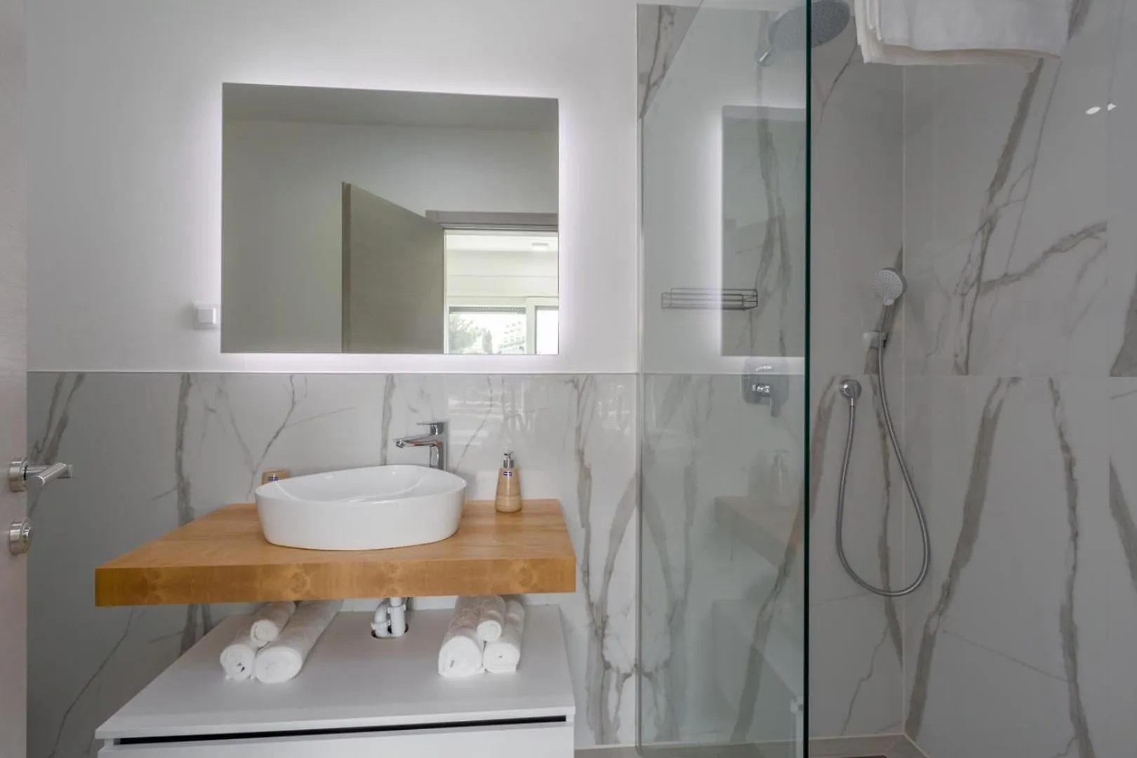 Villa Matic I Apartment With Balcony And Shared Pool Funtana